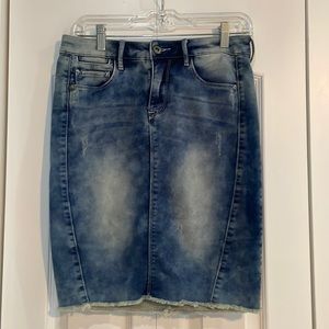 Pencil stretch denim skirt